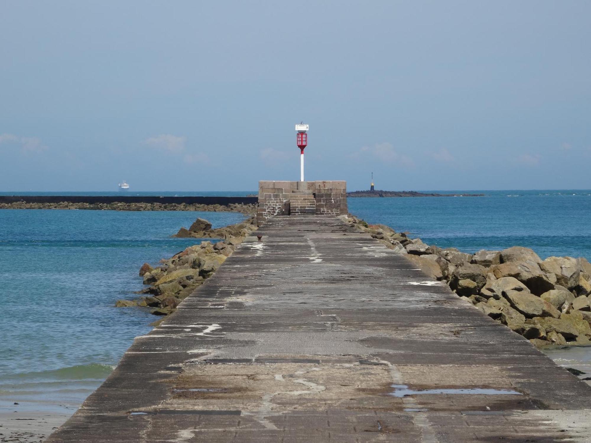 Gite "Rose Des Sables" - 800M De La Plage De Surtainville, Proche Commerces - Piscine En Juillet Et Aout Zewnętrze zdjęcie